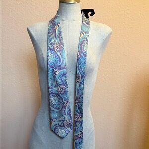Elegant Paisley Tie in Blue and Purple